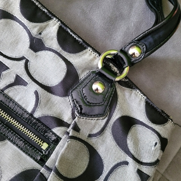 Coach Poppy Shoulder Hand bag Gray Black W Signature Logo - Picture 9 of 11